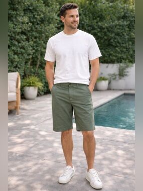 GAP Khakis Men’s Green Shorts Size 36 | 12” Inseam Casual classic  Classic Fit